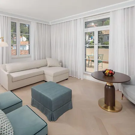 Hilton Imperial Отель