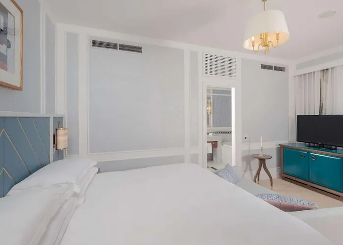 Отель Hilton Imperial 5*