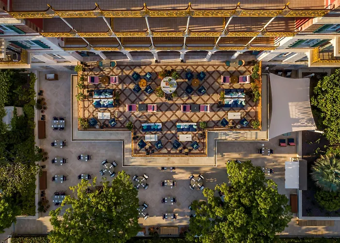 Hilton Imperial Отель