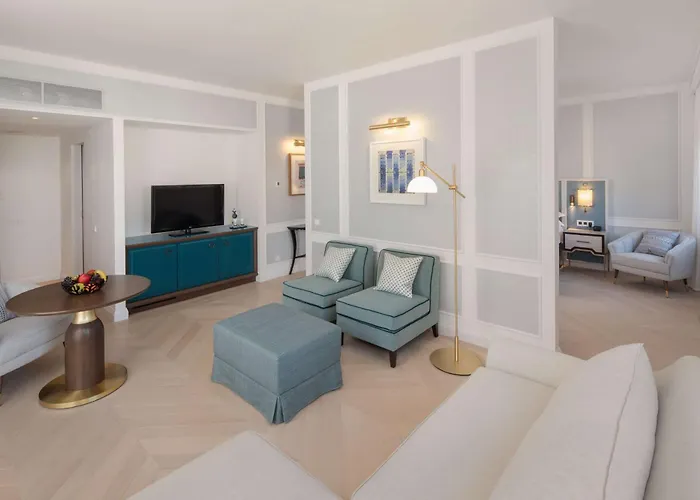 Отель Hilton Imperial