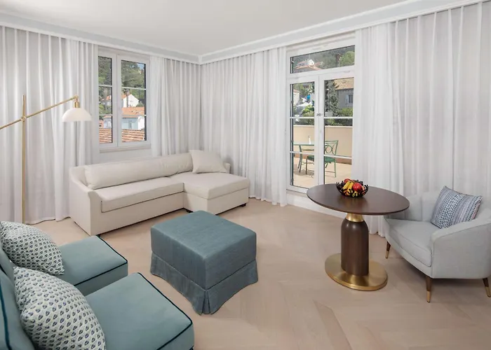 Hilton Imperial Отель