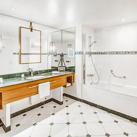 Отель Hilton Imperial 5*